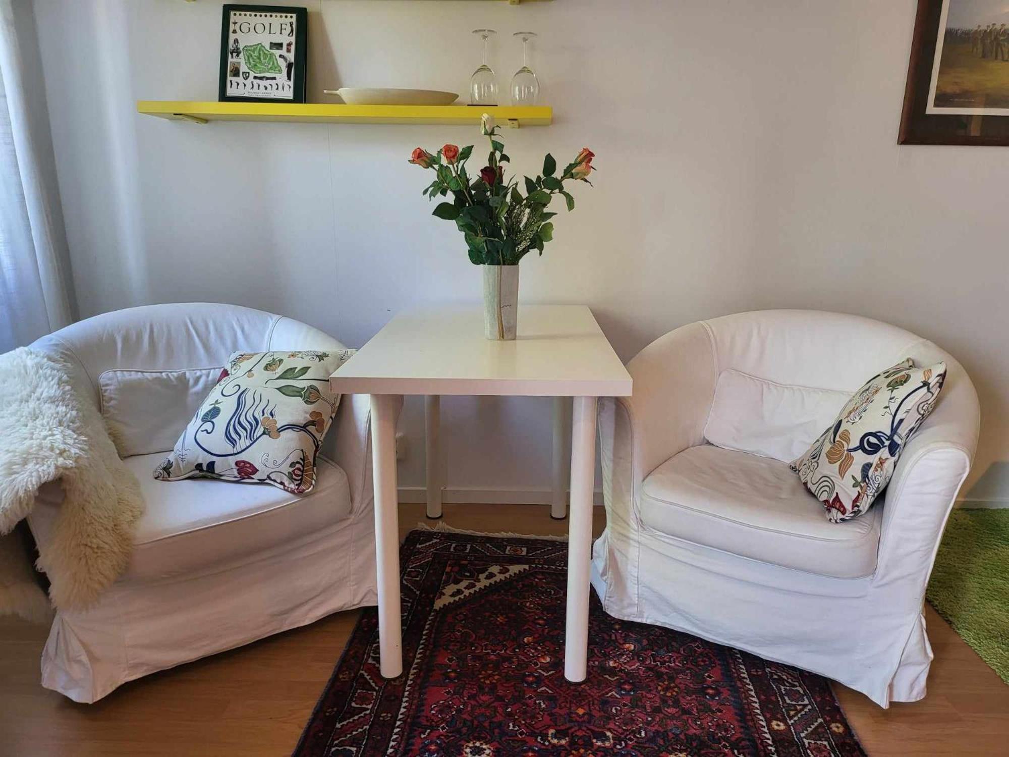 Lilla Huset Med Stor Traedgardstomt Naera Golf Och Hav Villa Trosa Exteriör bild