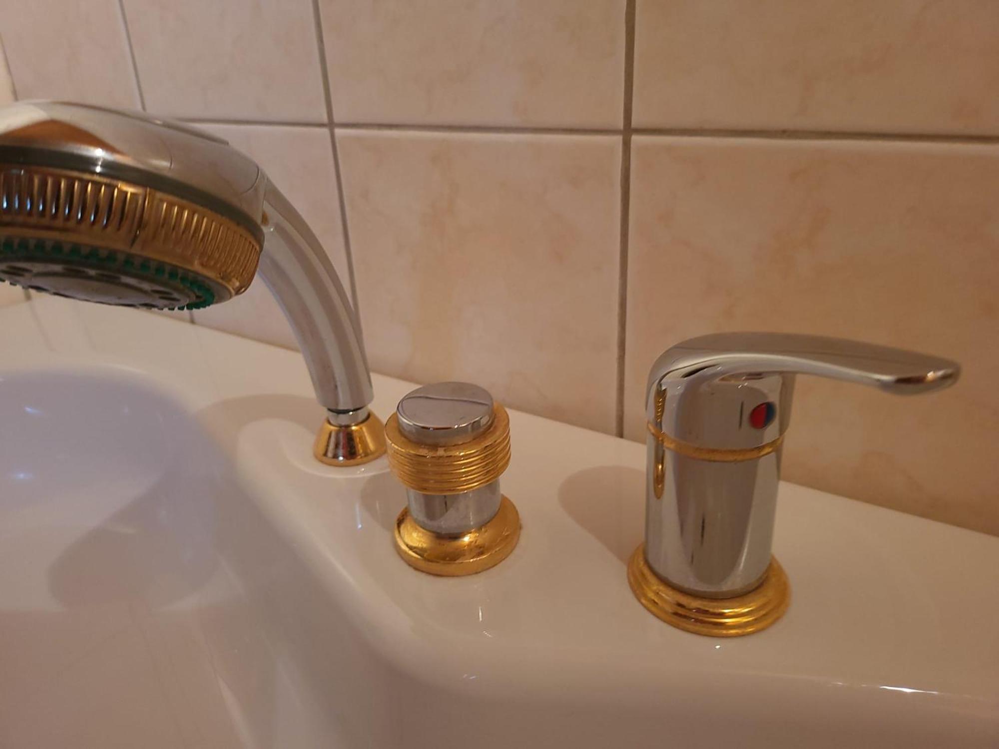 Lilla Huset Med Stor Traedgardstomt Naera Golf Och Hav Villa Trosa Exteriör bild