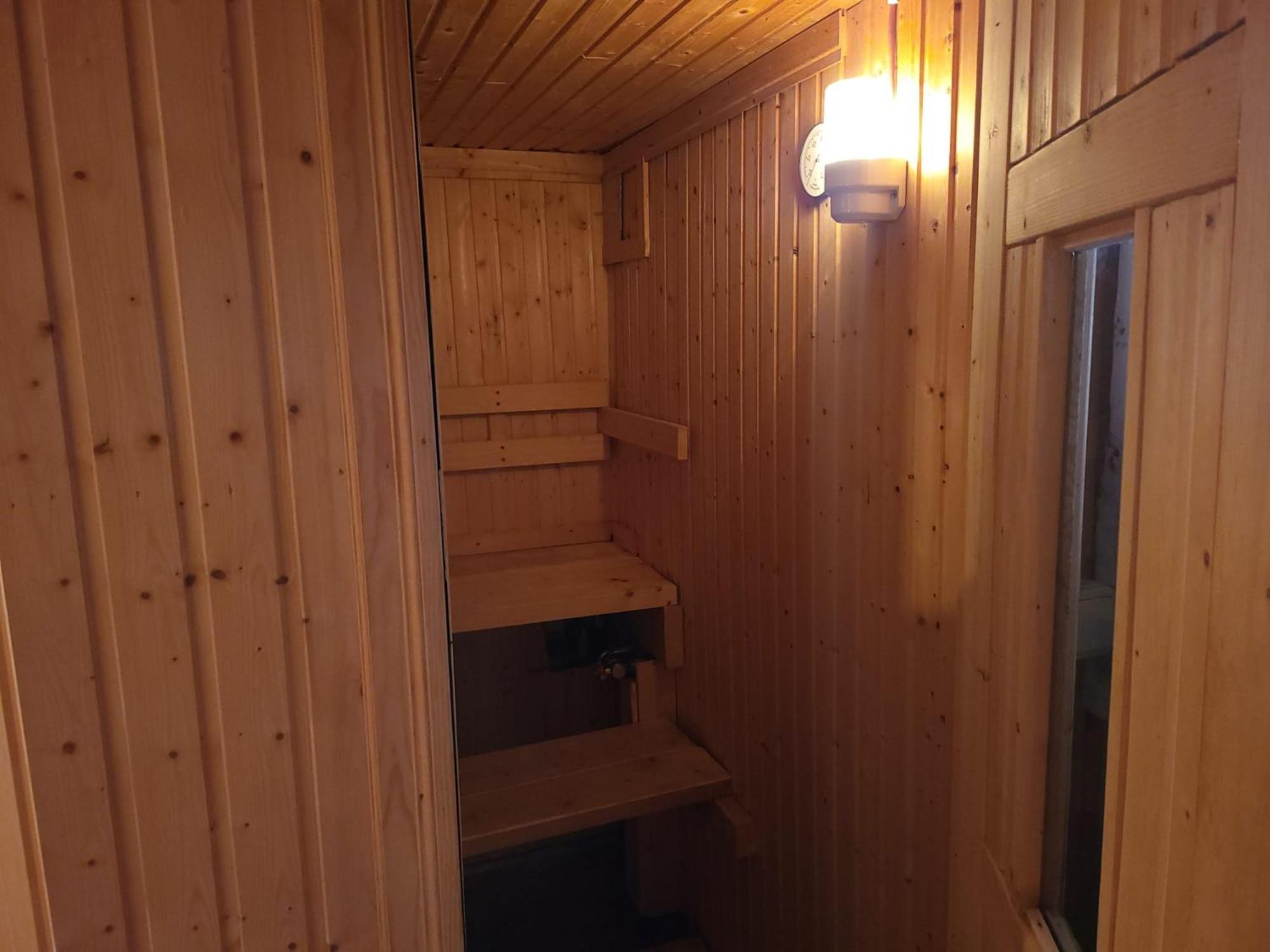 Lilla Huset Med Stor Traedgardstomt Naera Golf Och Hav Villa Trosa Exteriör bild