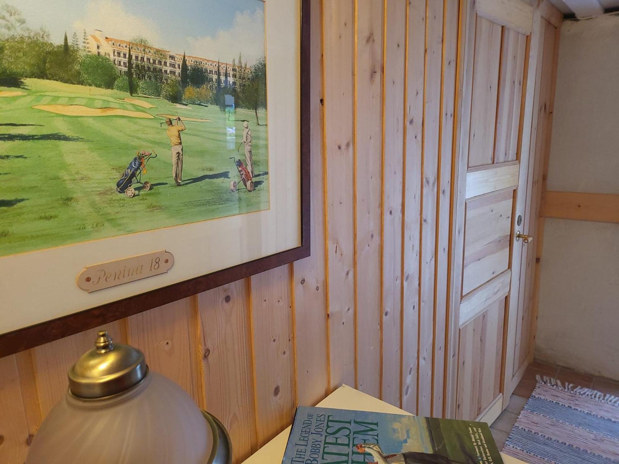 Lilla Huset Med Stor Traedgardstomt Naera Golf Och Hav Villa Trosa Exteriör bild