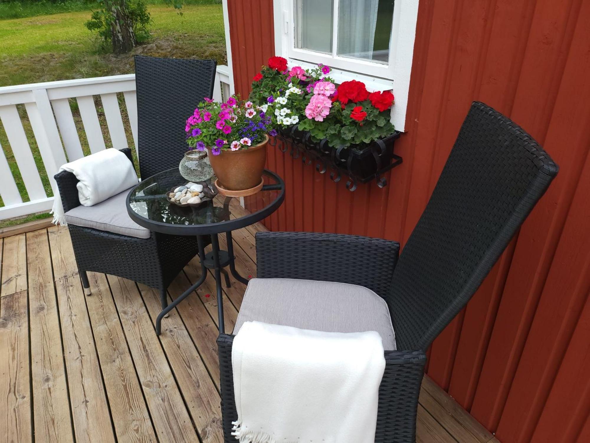 Lilla Huset Med Stor Traedgardstomt Naera Golf Och Hav Villa Trosa Exteriör bild