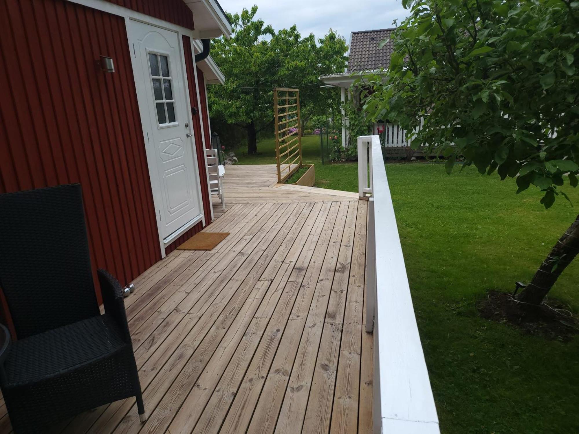 Lilla Huset Med Stor Traedgardstomt Naera Golf Och Hav Villa Trosa Exteriör bild