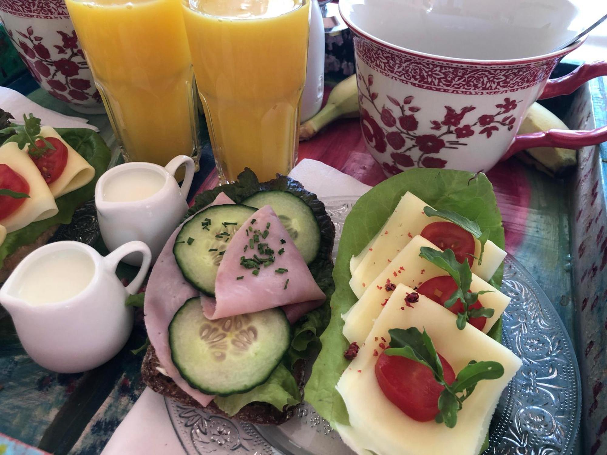 Lilla Huset Med Stor Traedgardstomt Naera Golf Och Hav Villa Trosa Exteriör bild